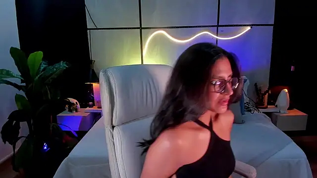 Gia Mazzon online show from 11/06/25, 04:55