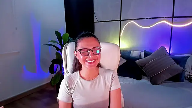 Gia Mazzon online show from 11/11/25, 05:19