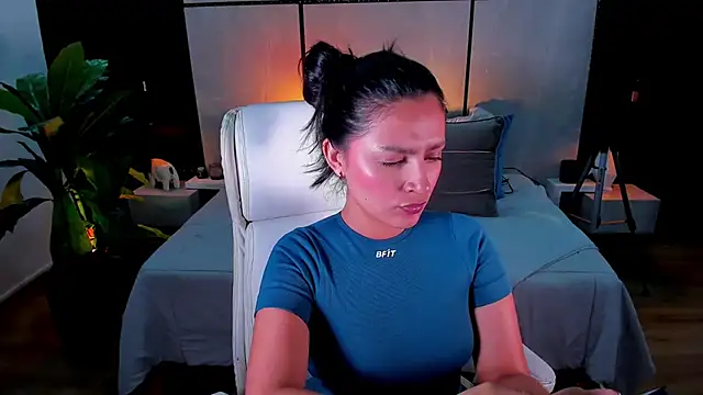 Gia Mazzon online show from 02/18/25, 05:53