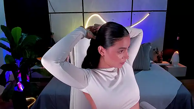 Gia Mazzon online show from 10/10/25, 05:03