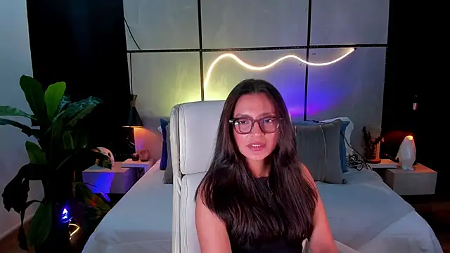 Gia Mazzon online show from 11/07/25, 04:11