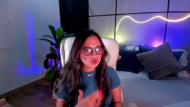 Gia Mazzon online show from 11/12/25, 05:39