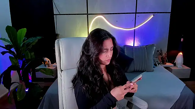 Gia Mazzon online show from 10/14/25, 04:29