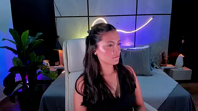 Gia Mazzon online show from 09/18/25, 03:26