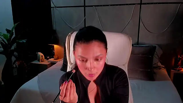 Gia Mazzon online show from 04/08/26, 03:02