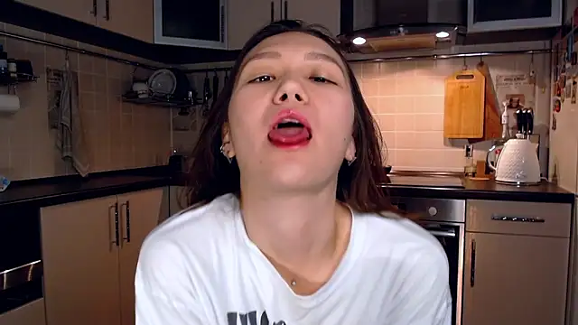 Kelly Yon online show from 09/23/25, 08:49