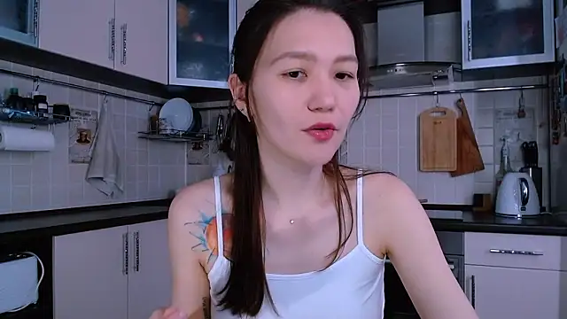 Kelly Yon online show from 03/24/26, 06:24