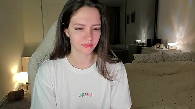 Sonia moon  online show from 10/13/25, 02:24