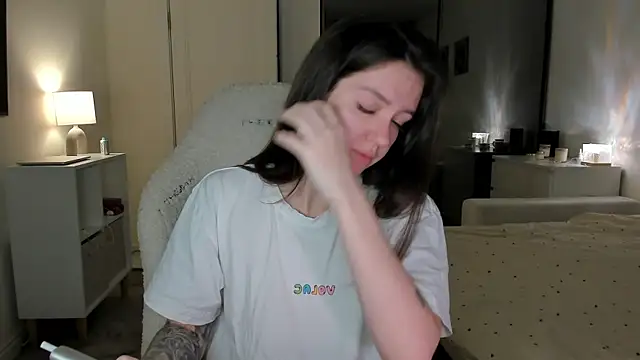 Sonia moon  online show from 10/19/25, 02:58