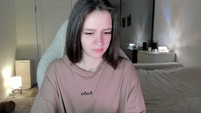 Sonia moon  online show from 10/12/25, 02:35