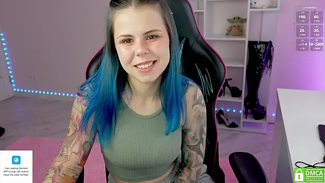 Latex Kitty online show from 11/13/25, 11:03