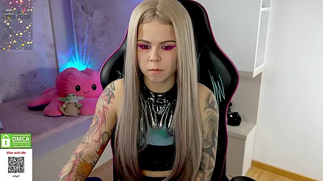 Snapshot of Latex_Kitty chatting on 03/21/25, 05:23 Latex Kitty online show from 03/21/25, 05:23