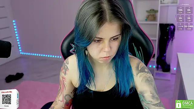 Latex Kitty online show from 11/18/25, 11:02