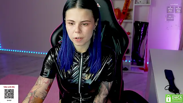 Latex Kitty online show from 10/29/25, 03:11