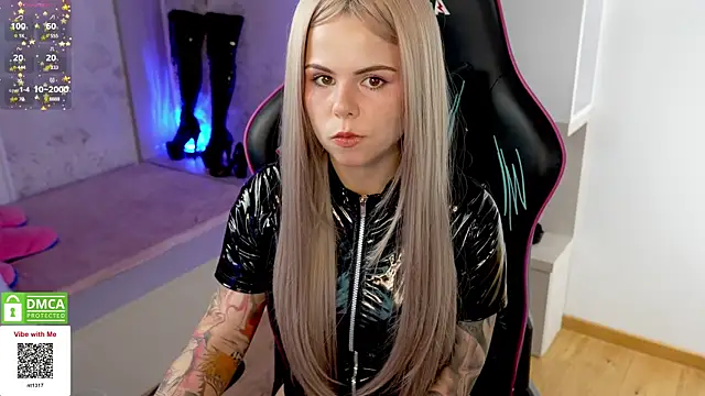 Snapshot of Latex_Kitty chatting on 02/26/25, 05:21 Latex Kitty online show from 02/26/25, 05:21