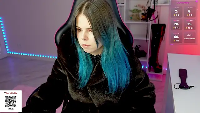 Snapshot of Latex_Kitty chatting on 02/01/26, 02:37 Latex Kitty online show from 02/01/26, 02:37