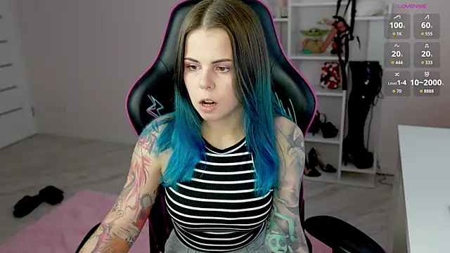Latex Kitty online show from 04/30/26, 04:14