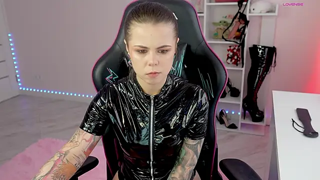 Latex Kitty online show from 03/25/26, 02:27