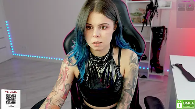 Snapshot of Latex_Kitty chatting on 01/15/26, 12:30 Latex Kitty online show from 01/15/26, 12:30