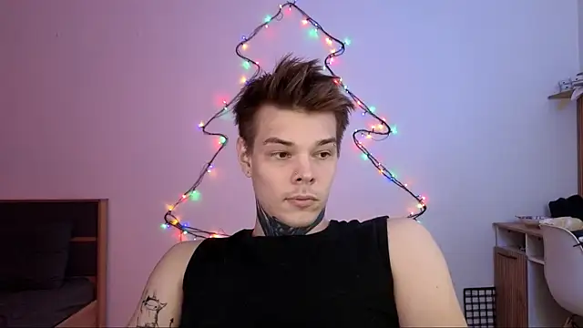 DENIS HERE online show from 12/02/25, 10:28