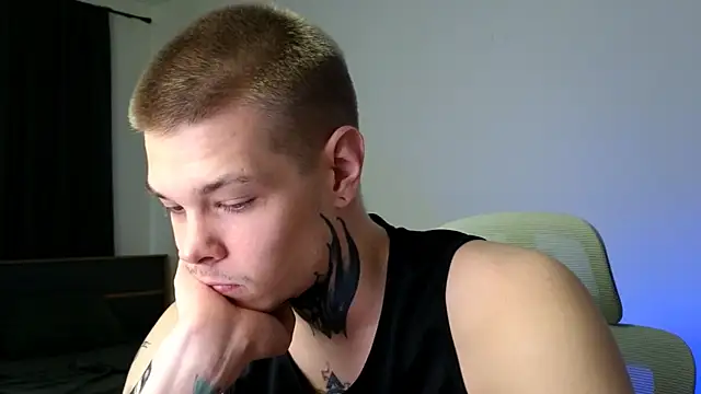 Snapshot of DENIS_HERE chatting on 05/25/26, 04:38 DENIS HERE online show from 05/25/26, 04:38