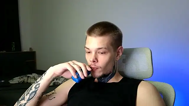 Snapshot of DENIS_HERE chatting on 06/04/26, 07:07 DENIS HERE online show from 06/04/26, 07:07