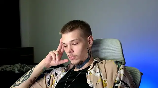 Snapshot of DENIS_HERE chatting on 06/10/26, 07:04 DENIS HERE online show from 06/10/26, 07:04