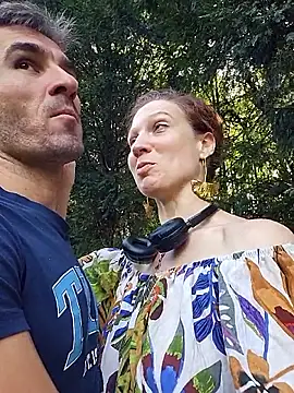 Snapshot of Exhibitionsplit chatting on 10/22/25, 11:09 Exhibitionsplit online show from 10/22/25, 11:09