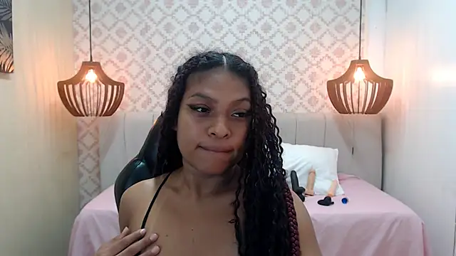 Snapshot of Naomi_Tylers chatting on 09/24/25, 11:32 Naomi Tylers online show from 09/24/25, 11:32