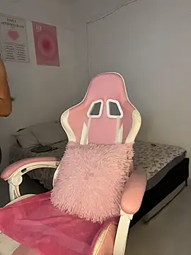 violet-333 online show from 02/07/26, 05:32