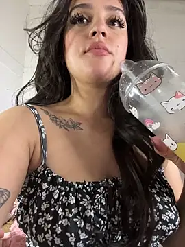 violet-333 online show from 10/26/25, 05:35