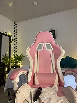 violet-333 online show from 03/04/25, 06:07