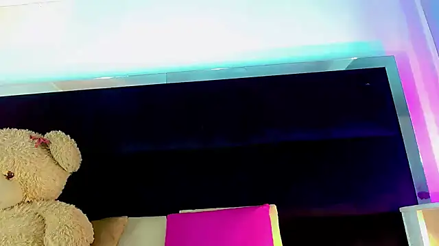 Snapshot of CoralineSweett chatting on 09/28/25, 01:56 CoralineSweett online show from 09/28/25, 01:56