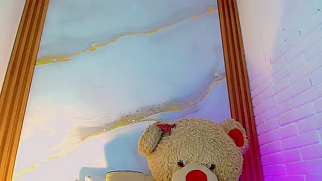 CoralineSweett online show from 12/05/25, 09:23