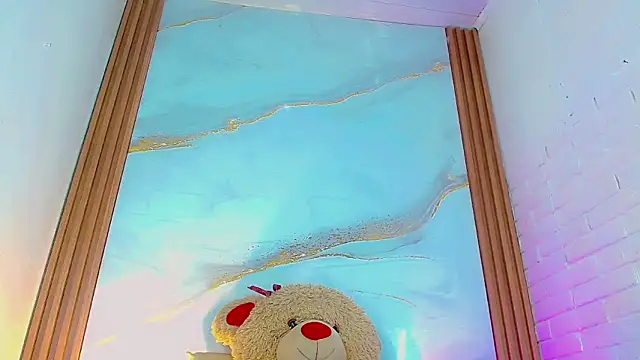 CoralineSweett online show from 11/14/25, 08:01