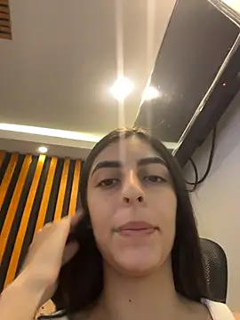 Snapshot of cristel_17 chatting on 06/07/26, 09:42 cristel 17 online show from 06/07/26, 09:42