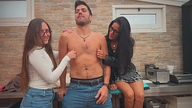 Snapshot of barfantasy chatting on 10/27/25, 09:54 barfantasy online show from 10/27/25, 09:54