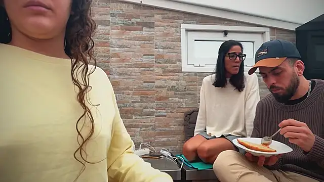 Snapshot of barfantasy chatting on 02/18/26, 11:06 barfantasy online show from 02/18/26, 11:06