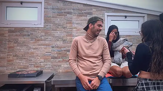 Snapshot of barfantasy chatting on 11/07/25, 10:09 barfantasy online show from 11/07/25, 10:09