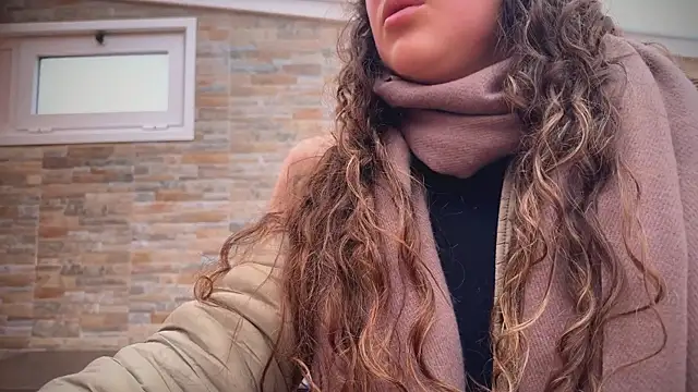 Snapshot of barfantasy chatting on 11/12/25, 10:19 barfantasy online show from 11/12/25, 10:19