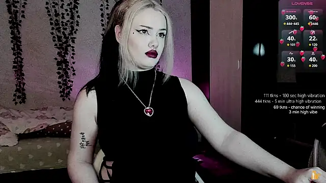 strawberry elfcat online show from 04/16/26, 02:34