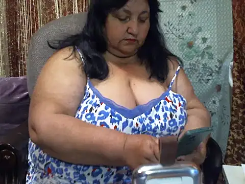 Snapshot of Nezsbudka chatting on 06/22/26, 06:05 Nezsbudka online show from 06/22/26, 06:05
