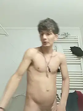 Snapshot of Tolis13 chatting on 04/14/26, 05:40 Tolis13 online show from 04/14/26, 05:40