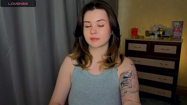 cutie mili online show from 04/15/26, 07:25