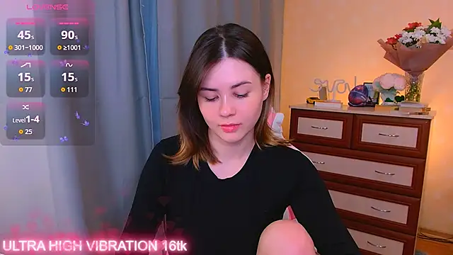 Snapshot of cutie_mili chatting on 10/13/25, 08:27 cutie mili online show from 10/13/25, 08:27