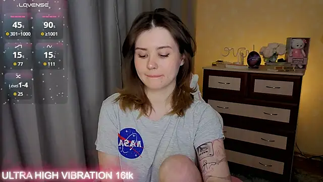 cutie mili online show from 12/18/25, 09:58