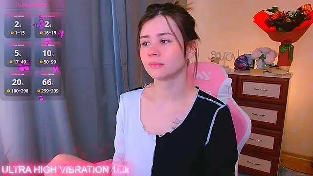 Snapshot of cutie_mili chatting on 09/30/25, 06:52 cutie mili online show from 09/30/25, 06:52