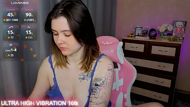 cutie mili online show from 12/01/25, 08:15