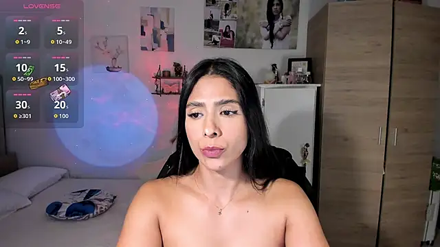 Snapshot of VeronikaOlsen chatting on 10/19/25, 02:14 VeronikaOlsen online show from 10/19/25, 02:14