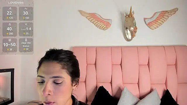 Snapshot of VeronikaOlsen chatting on 03/01/25, 11:04 VeronikaOlsen online show from 03/01/25, 11:04